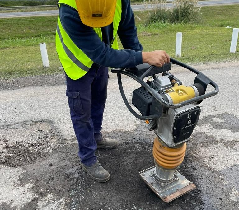 Bacheo con asfalto en frío